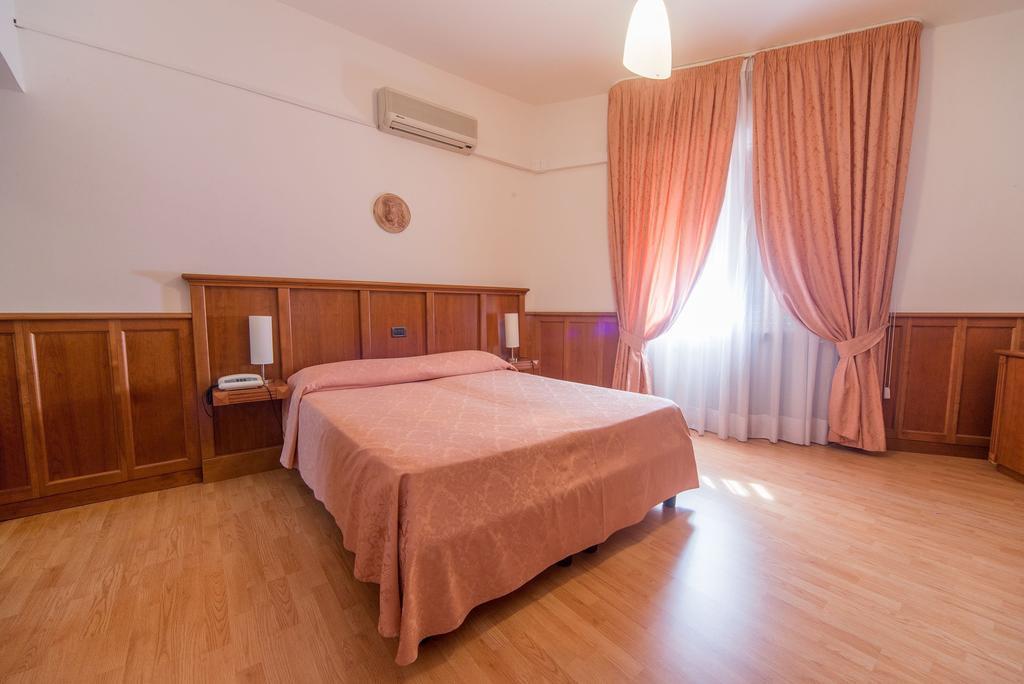 Hotel Del Camerlengo Fara San Martino Pokój zdjęcie